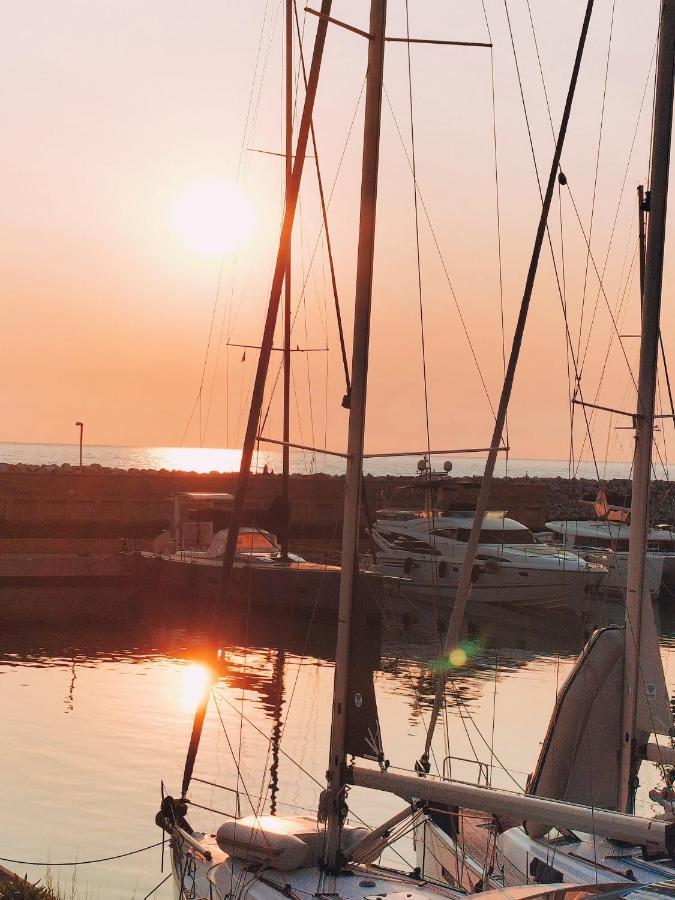 Honey BnB a 100 metri dal mare Porto San Giorgio Esterno foto